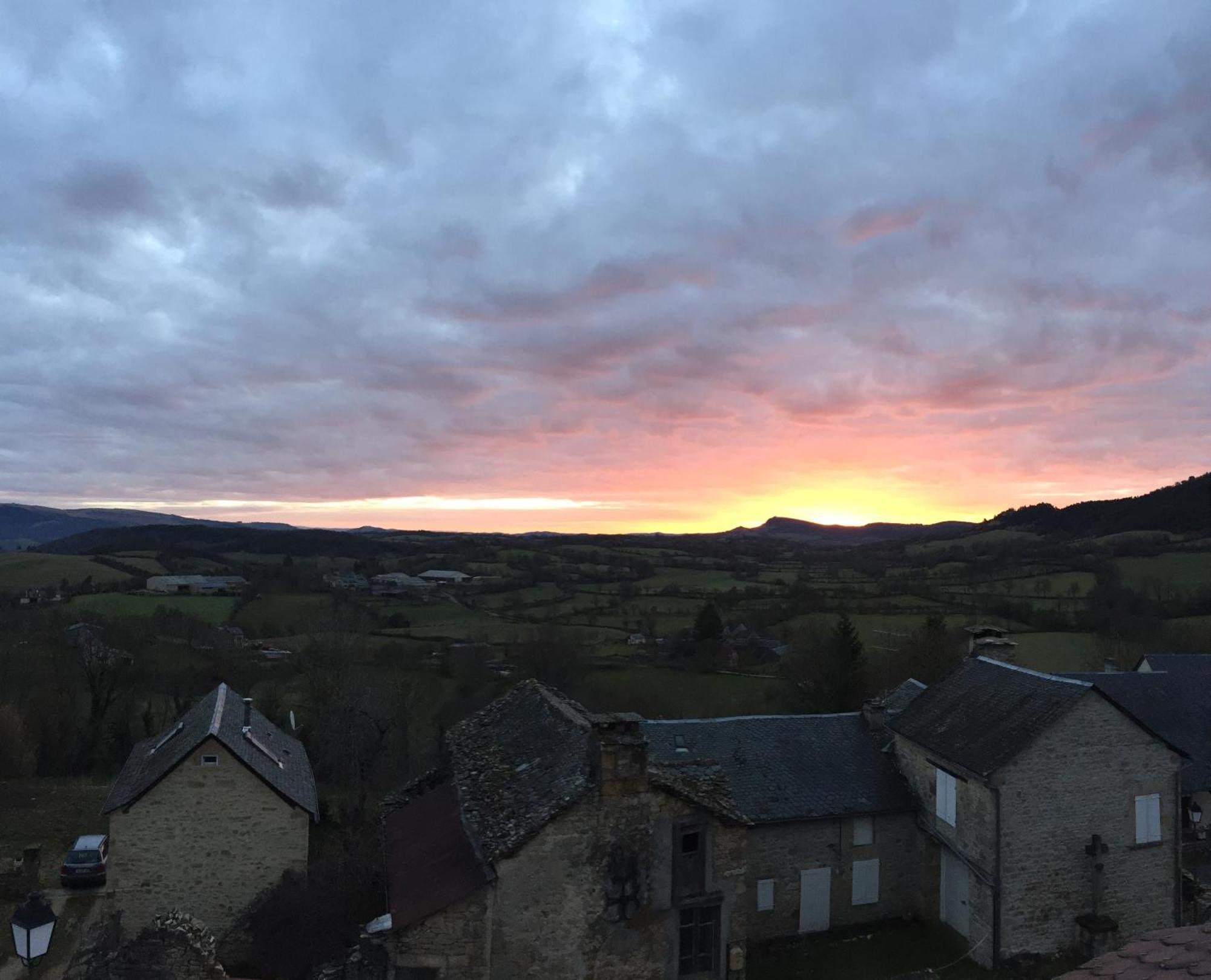 L'Echappee Belle, Vue Panoramique Sur La Campagne Villa Saint-Saturnin-de-Lenne Екстериор снимка